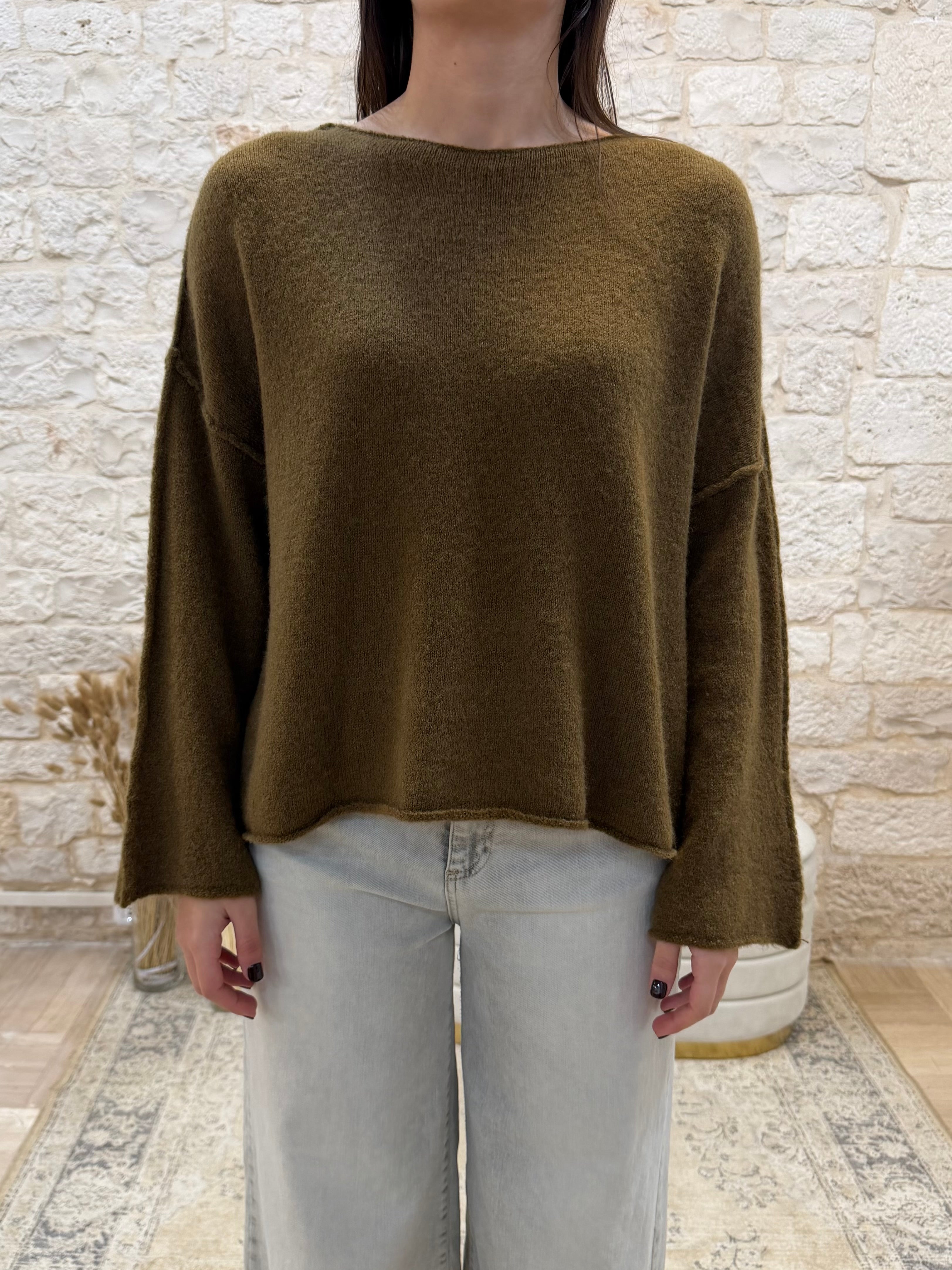 Maglione Verde Militare Morbido Souvenir - Caldo e Confortevole | VIA32