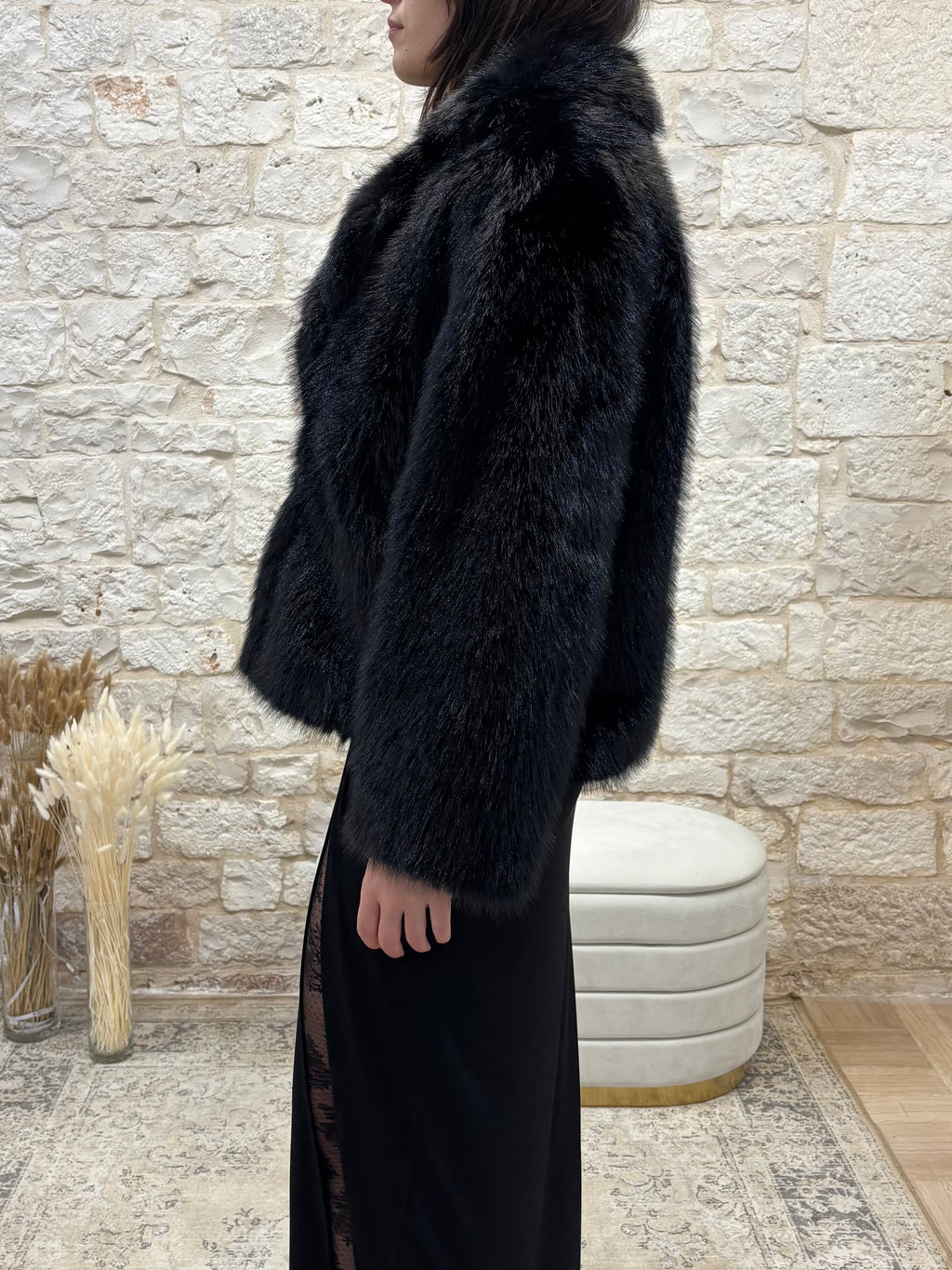 Ecopelliccia Nera Corta Souvenir - Doppiopetto Elegante | VIA32