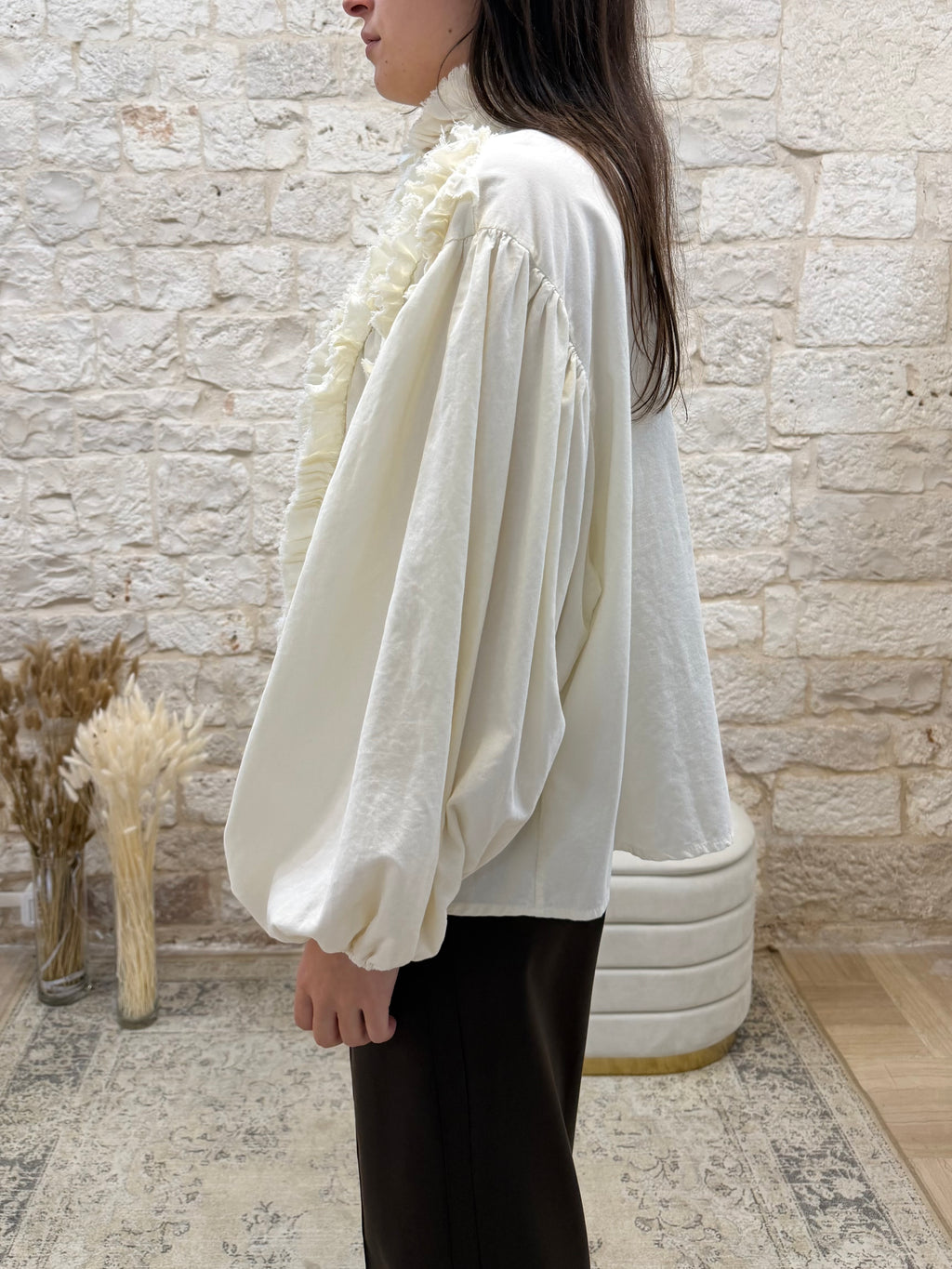 Camicia Panna con Collo Alto e Maniche a Sbuffo Souvenir - Elegante | VIA32