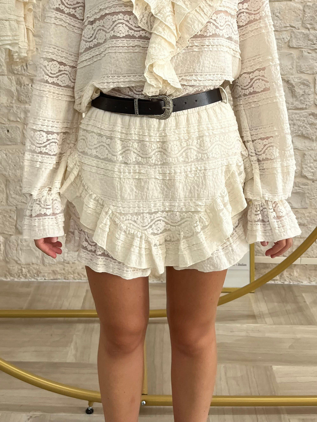 Gonna Pantaloncino Panna con Balze Youdecide - Versatile e Chic | VIA32