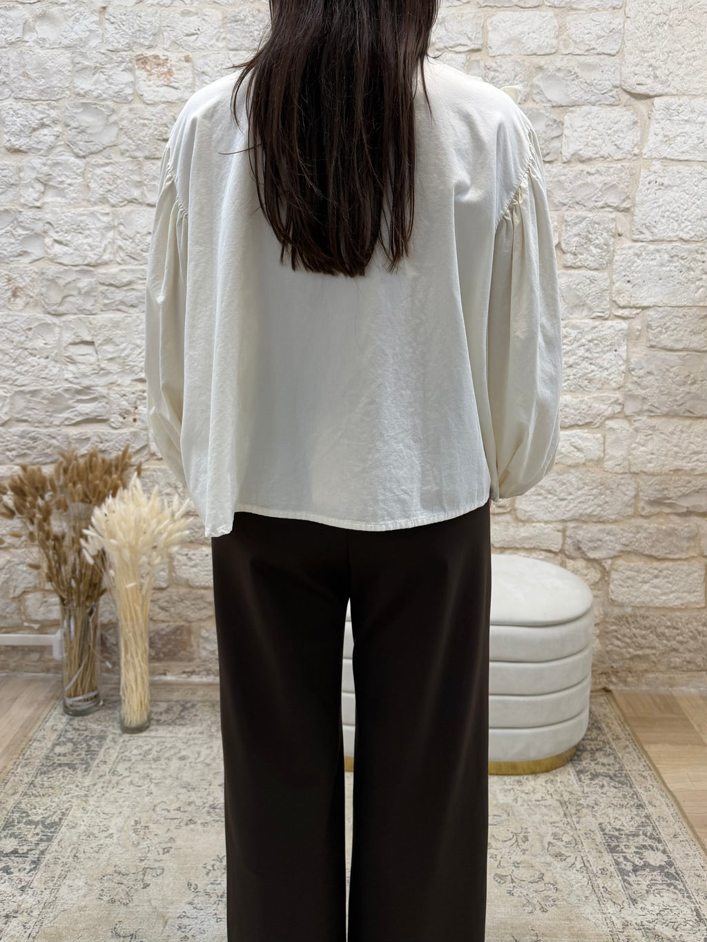 Camicia Panna con Collo Alto e Maniche a Sbuffo Souvenir - Elegante | VIA32