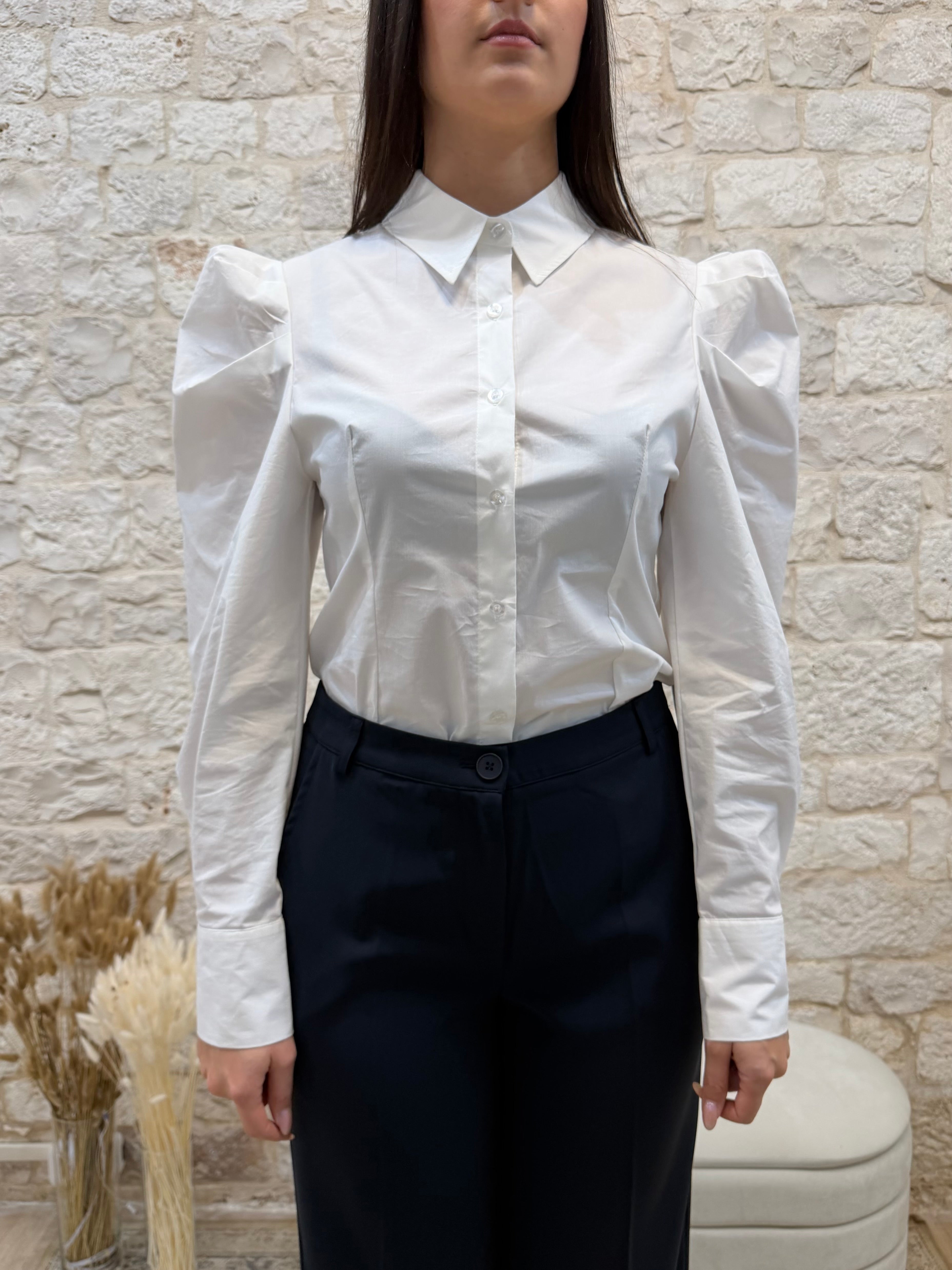 Camicia Bianca Sfiancata con Manica a Sbuffo Youdecide - Elegante | VIA32