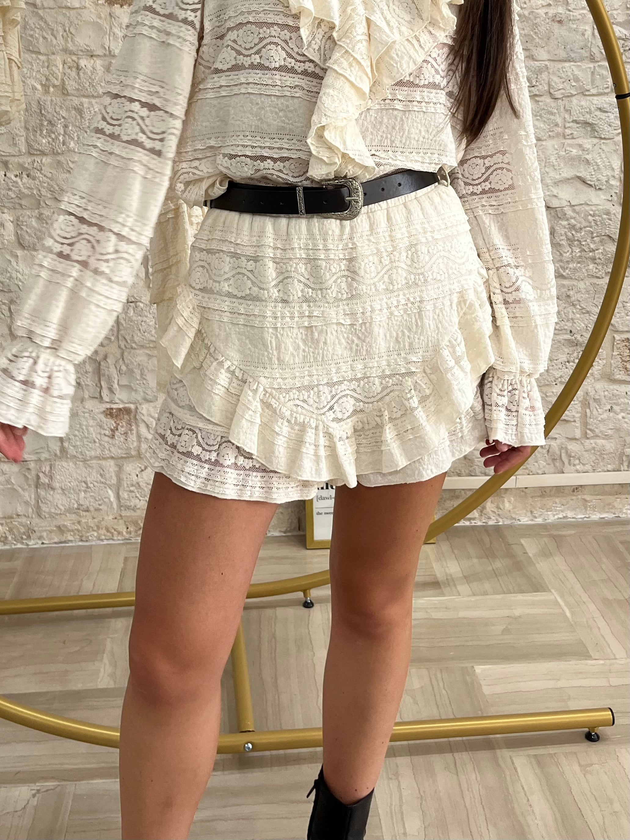 Gonna Pantaloncino Panna con Balze Youdecide - Versatile e Chic | VIA32