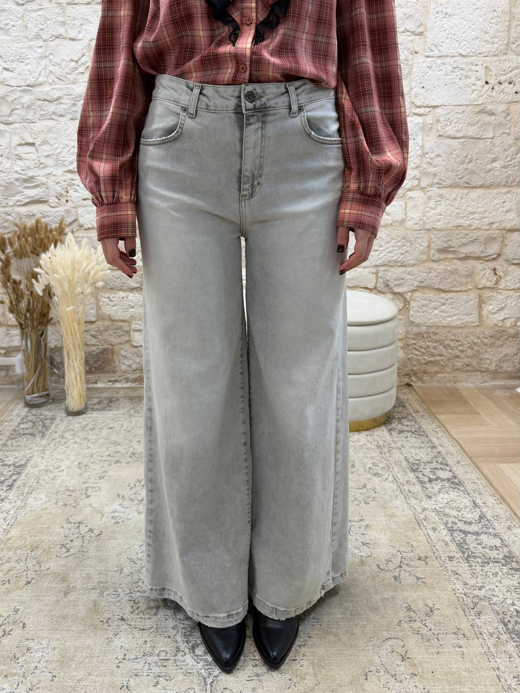 Souvenir light wash flared jeans